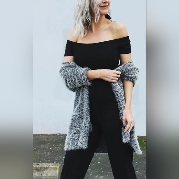 NWT Lulu's Alleyoop Black Off-the-Shoulder Jumpsuit size medium - Picture 2 of 10